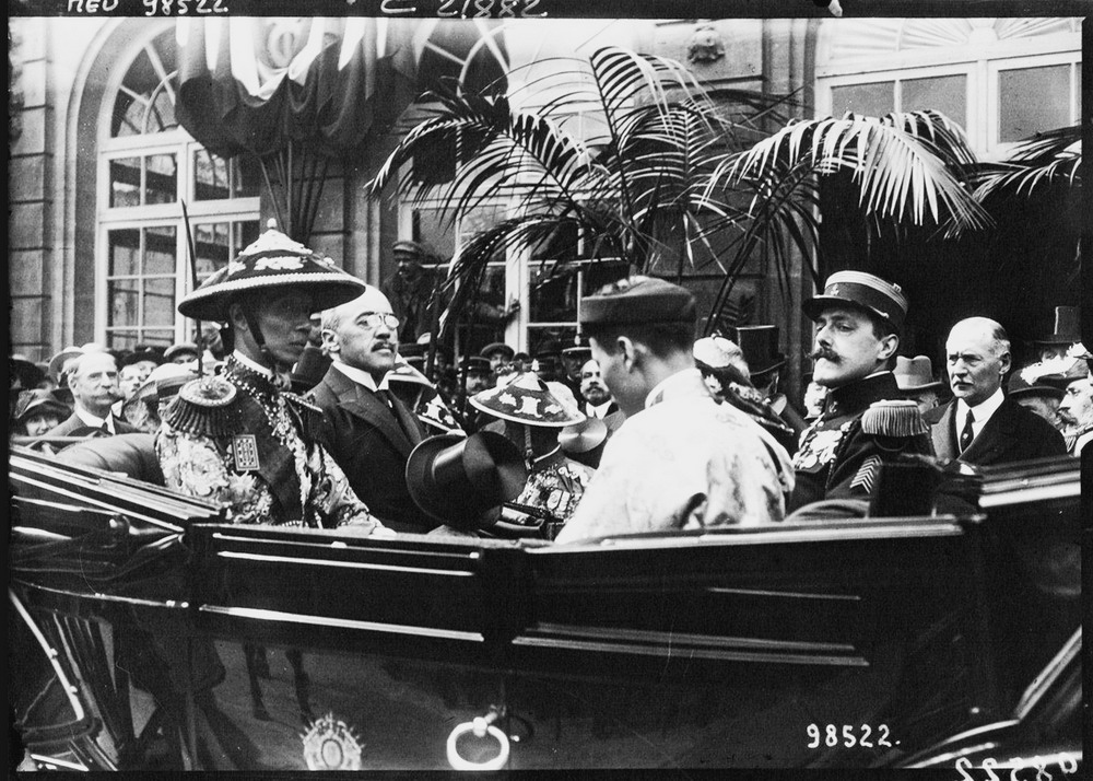 Chùm ảnh: Vua Khải Định ‘vi hành’ ở Pháp năm 1922