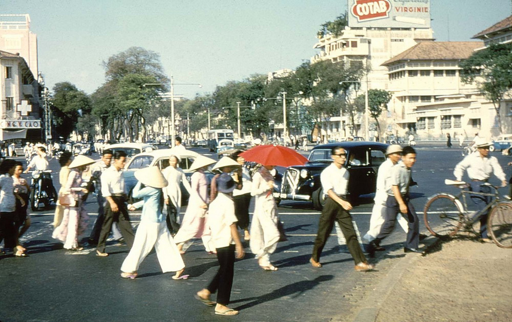Những bức ảnh màu hiếm về Sài Gòn năm 1956